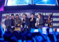 BTS recebe o prêmio principal no American Music Awards votado pelos fãs