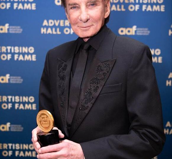 Barry Manilow lança “Another Life – 2026” reimaginado antes do novo álbum What A Time