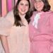 Beanie Feldstein tem um filho a caminho com Bonnie-Chance Roberts