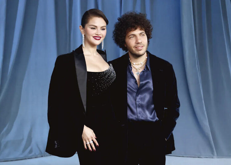 Benny Blanco diz que 'não tem permissão' para discutir publicamente a vida sexual de Selena Gomez: 'Sou um cavalheiro'
