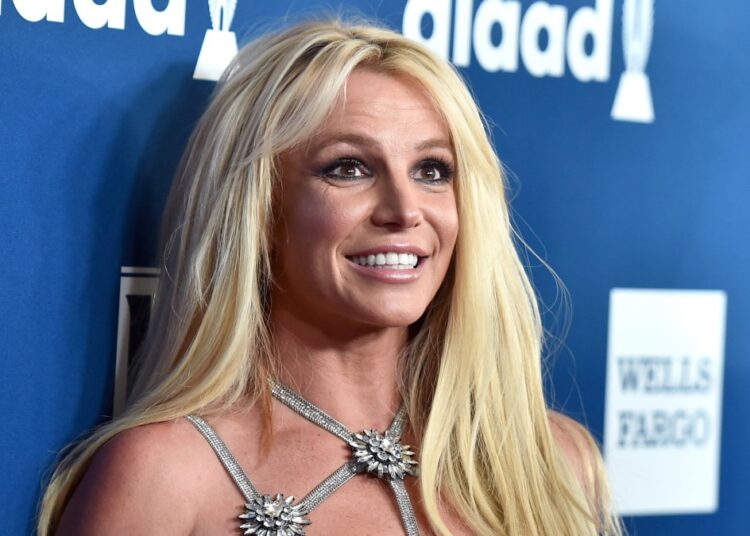 Britney Spears convidou policiais para comer lasanha durante a prisão por dirigir alcoolizado – NBC Los Angeles