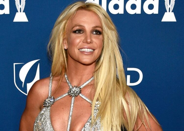 Britney Spears supostamente saiu da reabilitação, esperando um acordo judicial