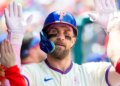 Bryce Harper se torna viral com técnica bizarra de escovação de dentes