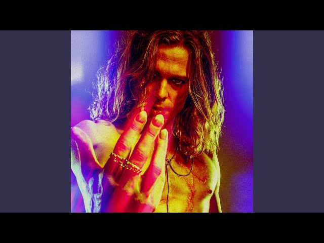 'Butterscotch Bitch' é a melhor música do vampiro Lestat até agora