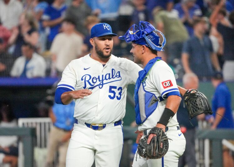 Carlos Estevez iniciará período de reabilitação em Omaha - Notas da Liga Principal