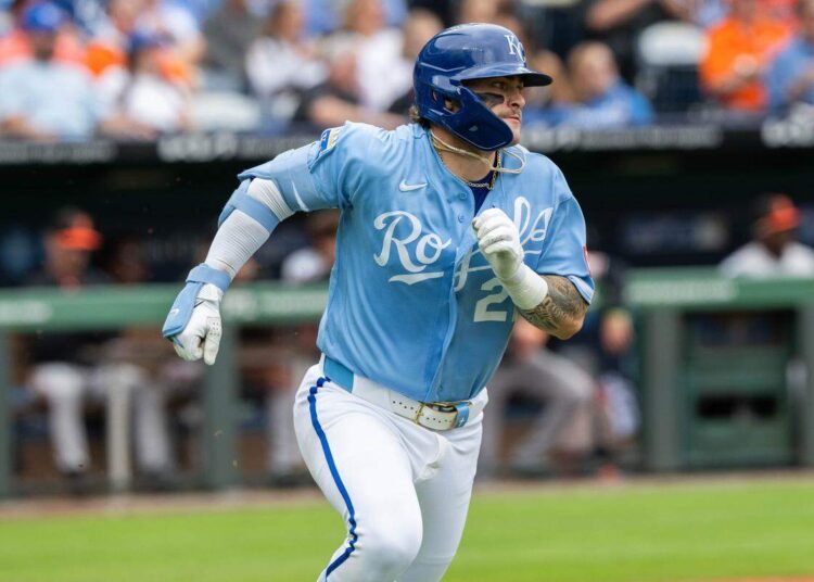 Carter Jensen aproveita a chance de rebater a liderança para KC Royals