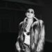 Charli XCX desfila na passarela de Paris “direto para o inferno” com o novo single ‘SS26’