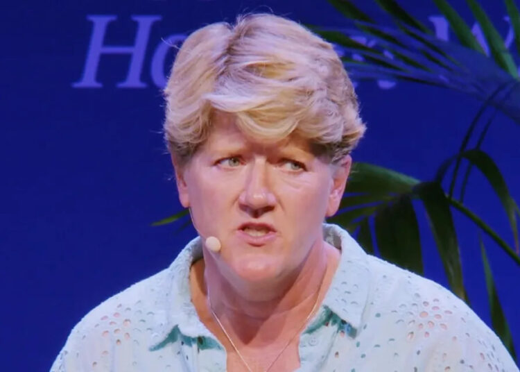 Clare Balding diz que suas suspeitas sobre Alan Carr poderiam ter ‘arruinado’ Traidores de celebridades
