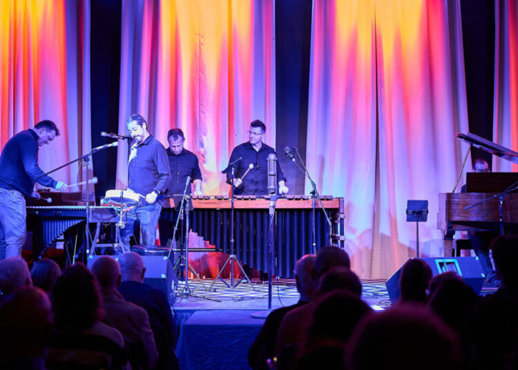 Combinando ressonâncias: a nova série LATEworks do ChatterPDX • Oregon ArtsWatch