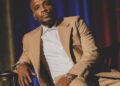 Comediante de Houston traz 'Custom Fit Tour' para Rialto em Tucson
