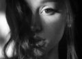 Crítica: o novo single de Ariana Grande é um dos piores
