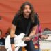 Dave Grohl mostra seu conhecimento musical em ‘Track Star’: “Isso é muito fácil!”