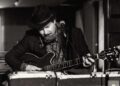 David James Allen se perde nas estrelas no último single “The Moonlight Waltz”