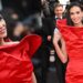Demi Moore vê vermelho em Gucci no tapete vermelho do Festival de Cinema de Cannes