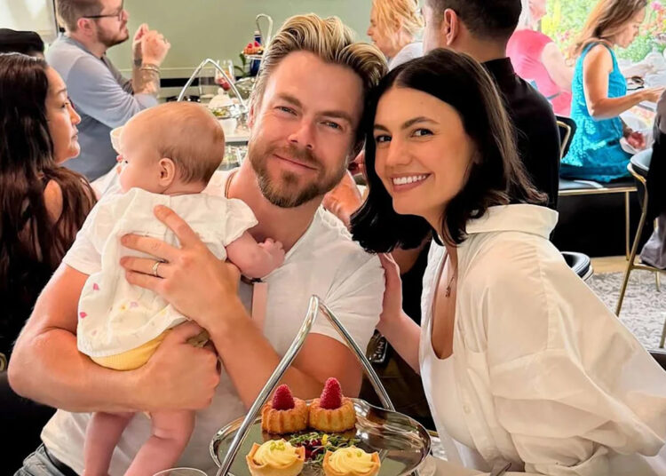 Derek Hough compartilha o que ele mais espera em seu primeiro dia dos pais como pai (exclusivo)