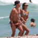 Dia de praia cheio de PDAs de Jessica Alba e Danny Ramirez em Miami no fim de semana do Memorial Day