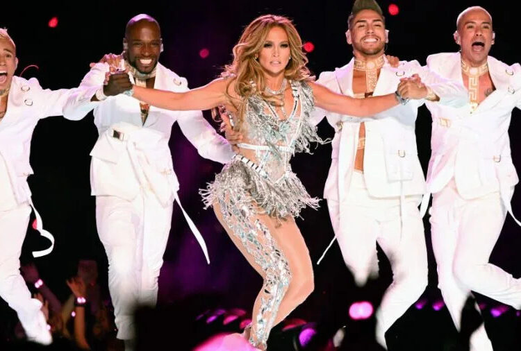 Drag queen Mia Starr: Trabalhar com Jennifer Lopez no Super Bowl foi um ‘inferno’
