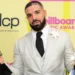 Drake faz história: primeiro artista a manter três álbuns na Billboard 200 por uma década inteira cada