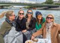 Drew Barrymore detalha sua décima viagem anual de meninas a Paris