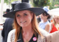 EXCLUSIVO: A paranóica Sarah Ferguson incendeia a família real - Ex-duquesa culpa a empresa pelo vazamento da localização de seu esconderijo de luxo