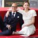 Emily Blunt, Stanley Tucci com John Krasinski nas fotos da Calçada da Fama