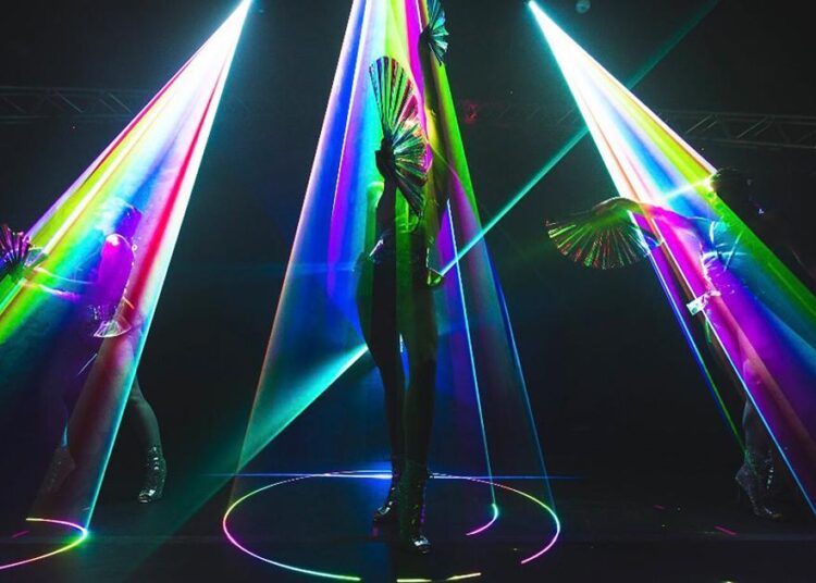 Entretenimento Quixotesco: Tecnologia encontra apresentações de dança, teatro e circo | Kansas City