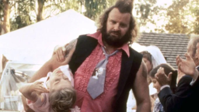 Estrela da lendária comédia dos anos 80 morre após problemas de saúde: Donald Gibb tinha 71 anos