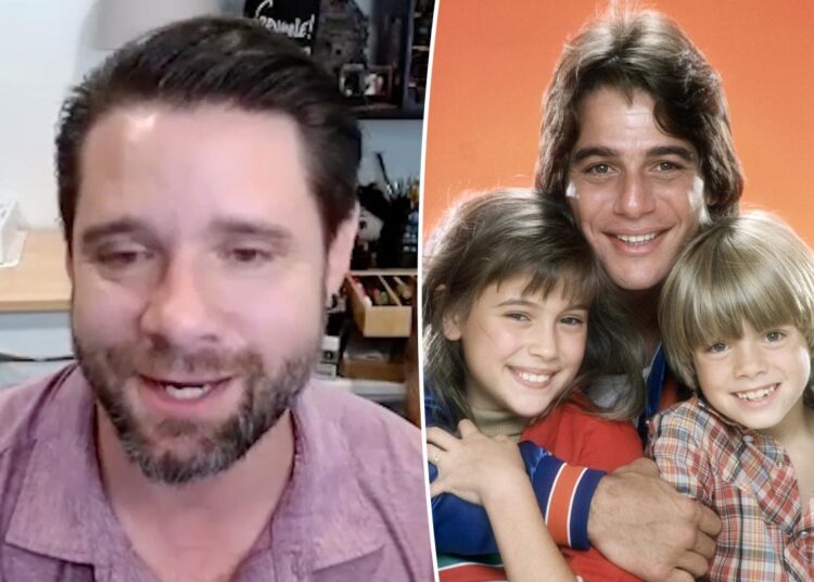 Estrela da sitcom dos anos 80 que virou motorista de entrega da Amazon divulga a dura realidade do salário residual do elenco
