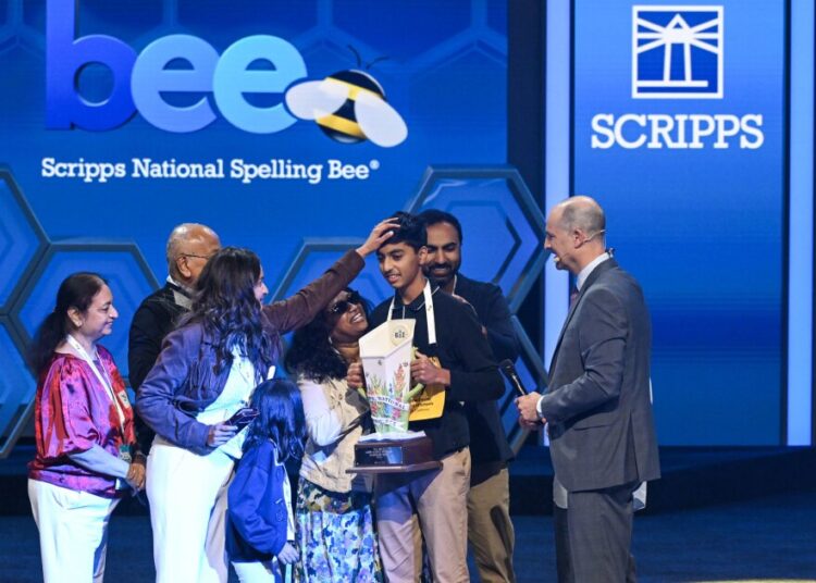 'Eu estava tão nervoso': Campeão compartilha jornada emocional para vencer o Spelling Bee