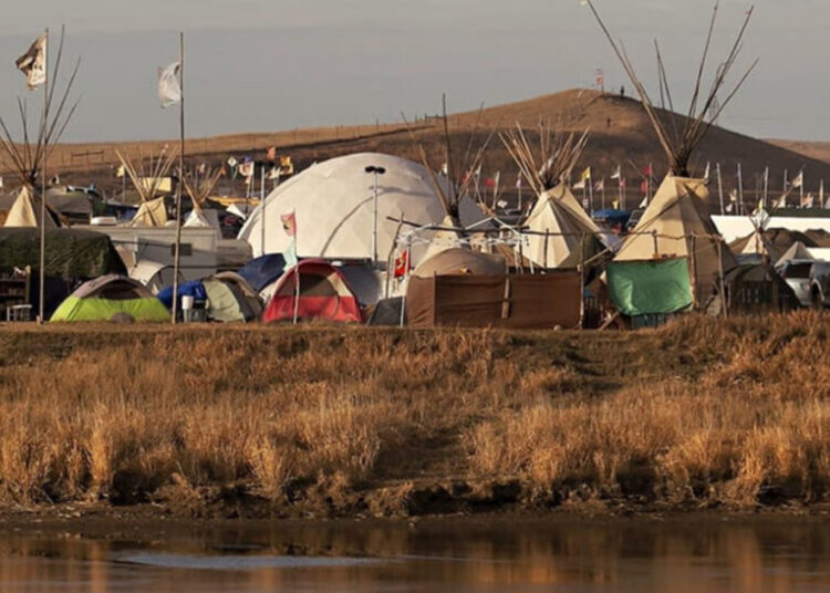 Evento de aniversário do Standing Rock incluirá música, palestrantes e visitantes famosos