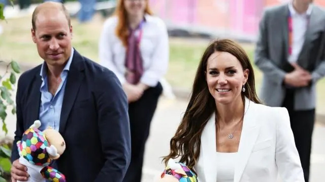 Ex-Royal Butler volta controversa foto de IA de Kate Middleton e Príncipe William