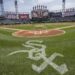 Fã hospitalizado após cair mais de 3 metros no Bullpen durante Royals vs.