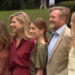 Família real na Holanda posa para fotógrafos no Parque Clingendael