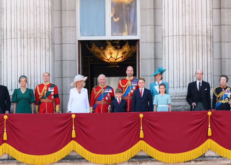 Fãs reais dão veredicto surpreendente sobre o futuro da monarquia | Real | Notícias
