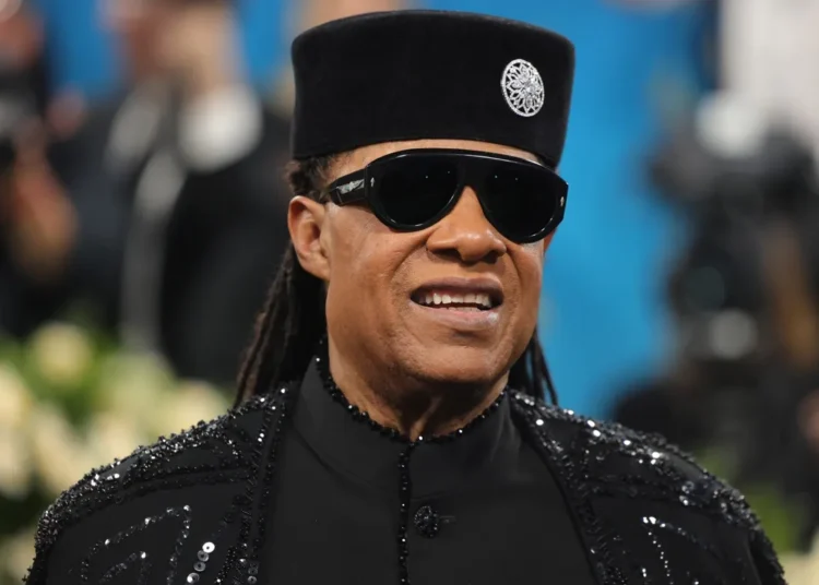Feliz 76º aniversário, Stevie Wonder! Uma retrospectiva dos 10 melhores sucessos da lenda da música
