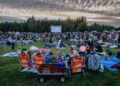 Filmes ao ar livre retornam ao Marymoor Park, em King County, com food trucks, entretenimento e atividades para cães