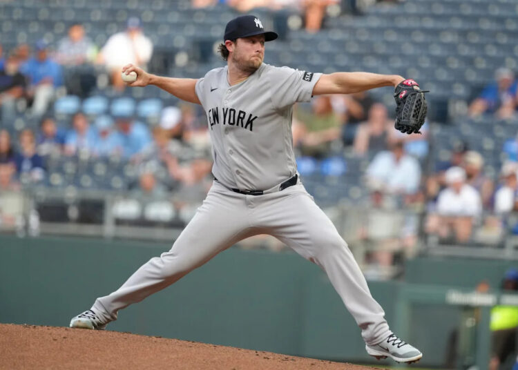 Gerrit Cole torce 10, trabalha com eficiência na goleada dos Yankees sobre o Royals