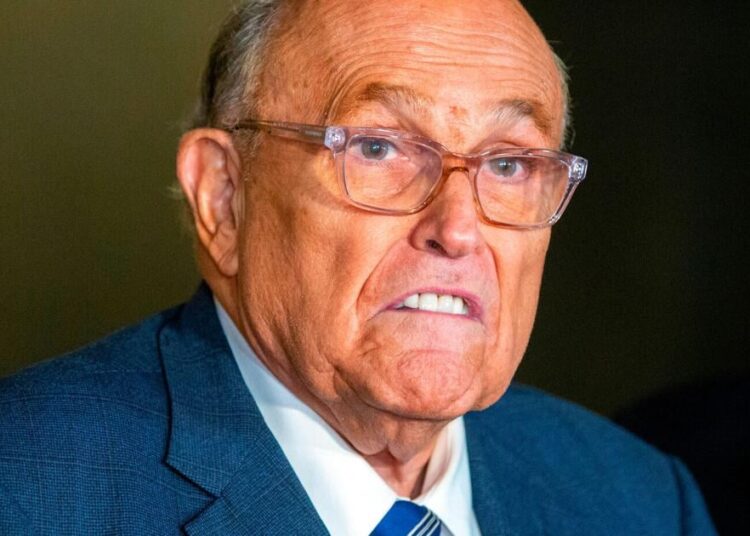 Giuliani retorna ao seu show após hospitalização por pneumonia viral | Entretenimento