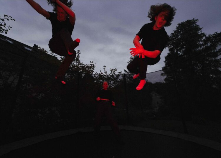 Hammok lança novo videoclipe para 'Tap Water'