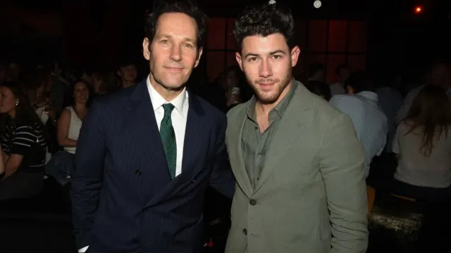'He Knocked Me Out': Paul Rudd elogia Nick Jonas, costar da Power Ballad