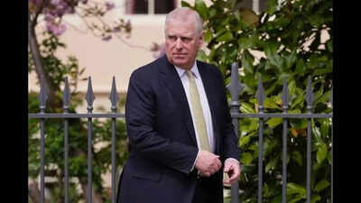 Homem detido por suspeita de porte de arma perto da casa do príncipe Andrew em Sandringham