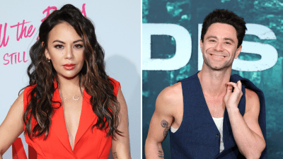 Janel Parrish compartilha bilhete de aniversário para 'My Love' Sasha Farber