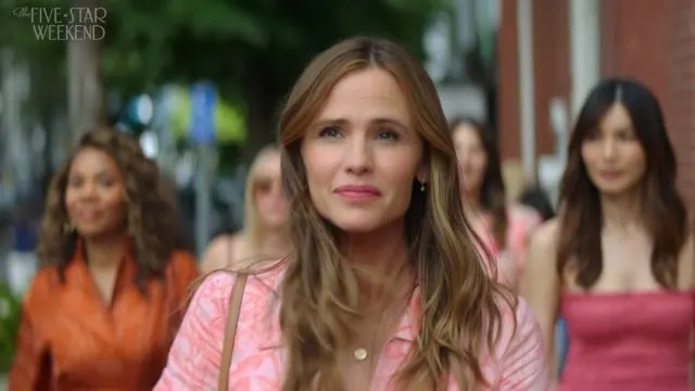 Jennifer Garner é uma blogueira de culinária em recuperação no trailer The Five Star Weekend do Peacock