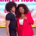 Jennifer Hudson soluça quando seu filho David, 16, a surpreende no ar no dia das mães com um presente sentimental