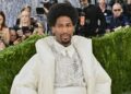 Jon Batiste faz aparição no 2026 Met Gala | Entretenimento/Vida