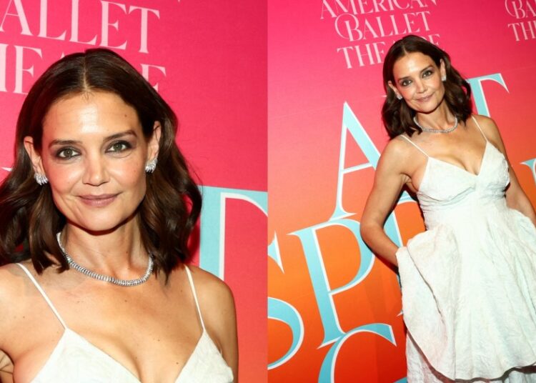 Katie Holmes Styles Vestido Branco Ashlyn para ABT 2026 Spring Gala