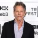 Kevin Bacon atacado por enxame de abelhas durante uma caminhada: 'Eles foram atrás de mim'