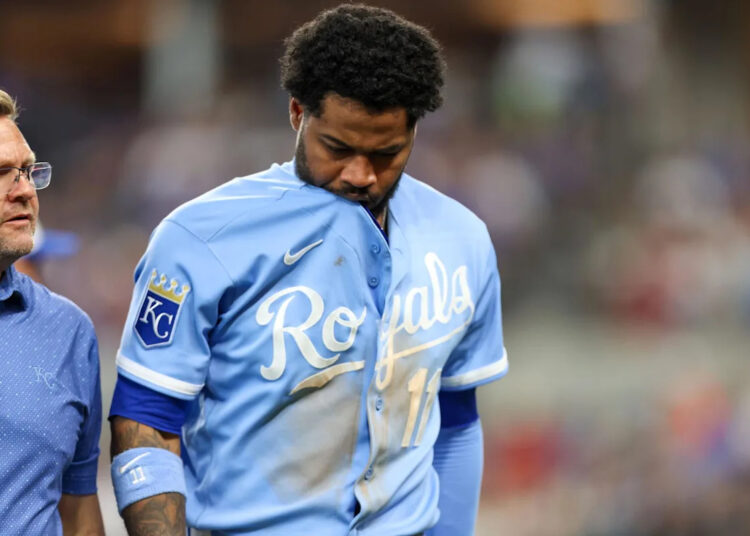 Maikel Garcia sofre lesão durante jogo do Kansas City Royals no sábado