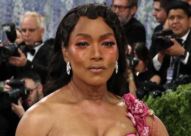 Maquiagem Super Easy Met Gala de Angela Bassett