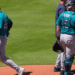 Mariners perdem por 6-8 para Royals depois que a caminhada intencional de Woo sai pela culatra